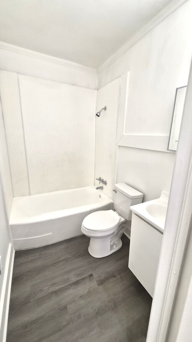 Building Photo - For Rent: Renovated Three Bedroom House in Sumter SC!