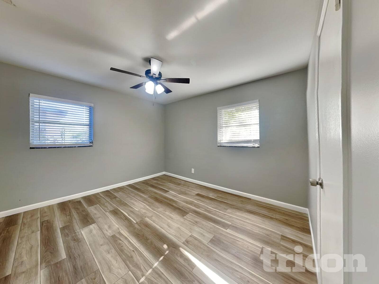 Building Photo - 10916 N 14th St