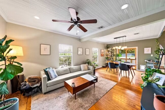 Building Photo - 800 Prospect Ave