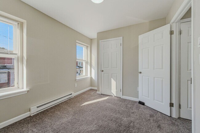 Building Photo - 2 bedroom one bath townhouse in Wilmington