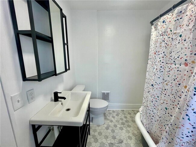 Building Photo - 434 23rd St