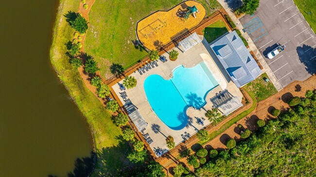 Building Photo - 201 Bigleaf Ct