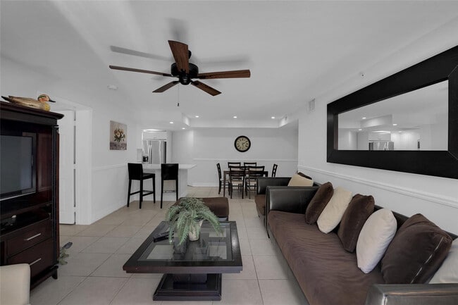 Building Photo - 2125 SE 10th Ave