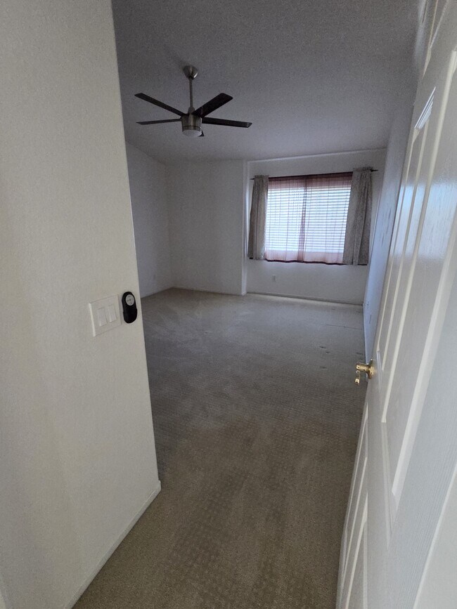 Building Photo - 10754 Westonhill Dr