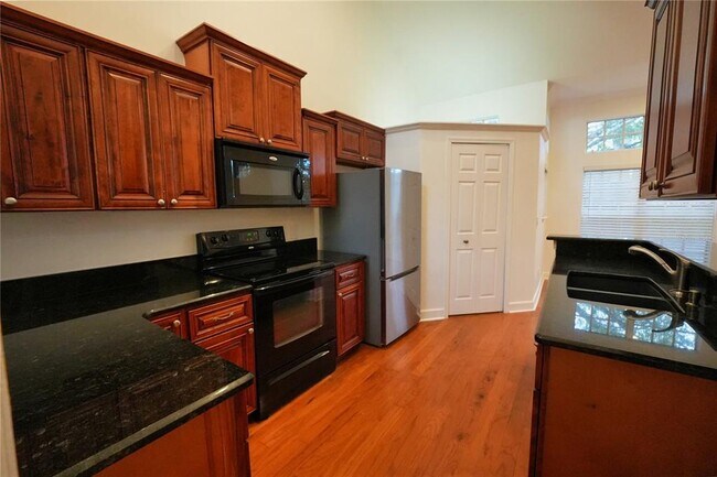 Building Photo - 118 Becket Ln