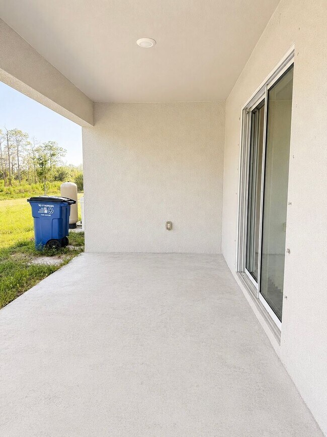 Building Photo - Move in Special + Pets Allowed