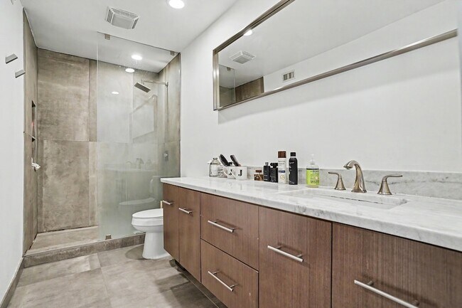 Building Photo - 12368 Montego Plaza