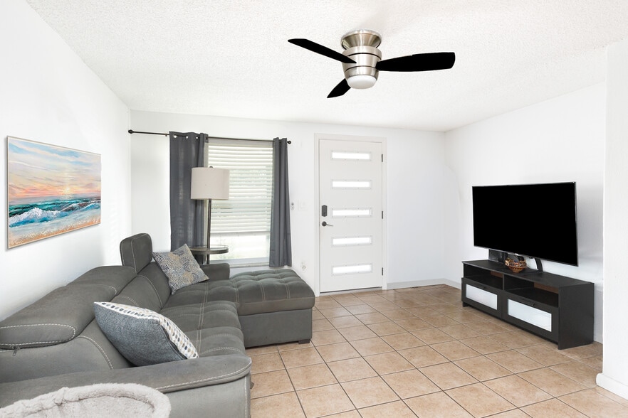 Building Photo - 1041 Jadewood Ave
