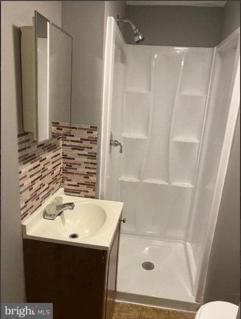 Building Photo - 613 E 12th St