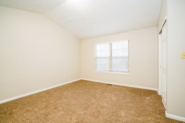 Building Photo - 2815 Sunnyfield Ct