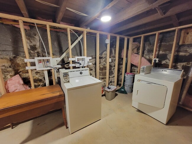 Building Photo - 96 Franklin St