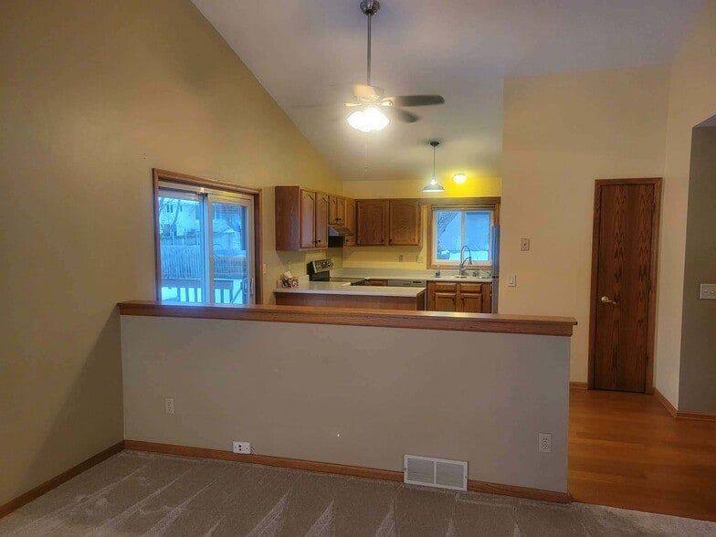 Building Photo - 3101 Dorchester Way