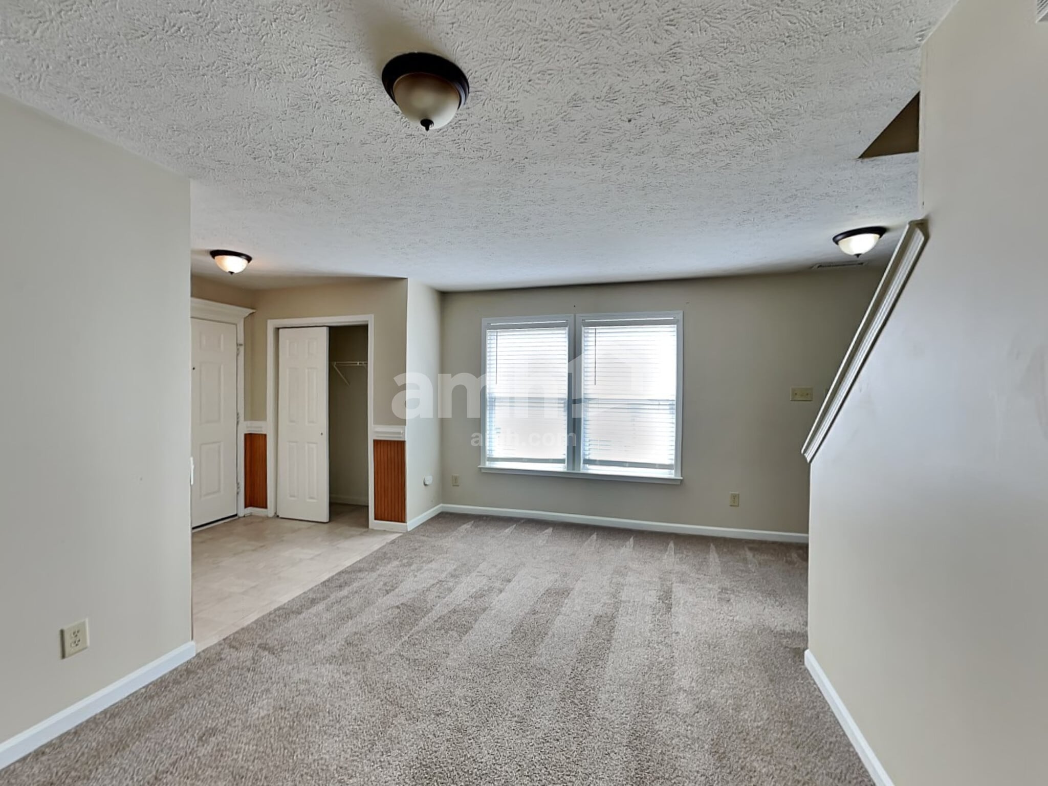 Building Photo - 926 Littleton Dr