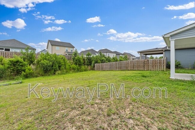 Building Photo - 585 Hampton Dr