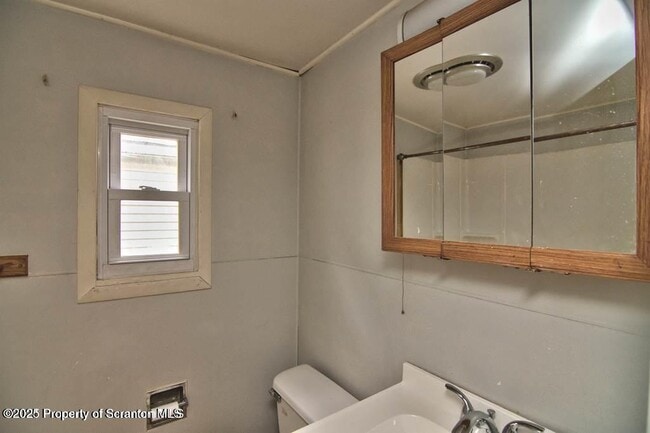 Building Photo - 1343 Monsey Ave