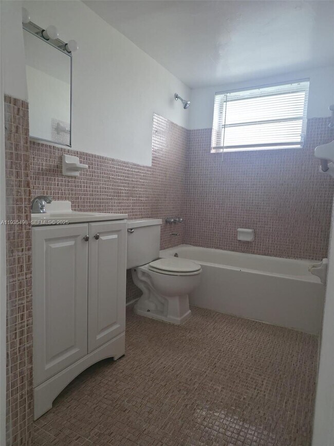 Building Photo - 1610 Liberty St