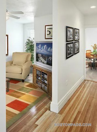 Building Photo - 512 Cambridge St