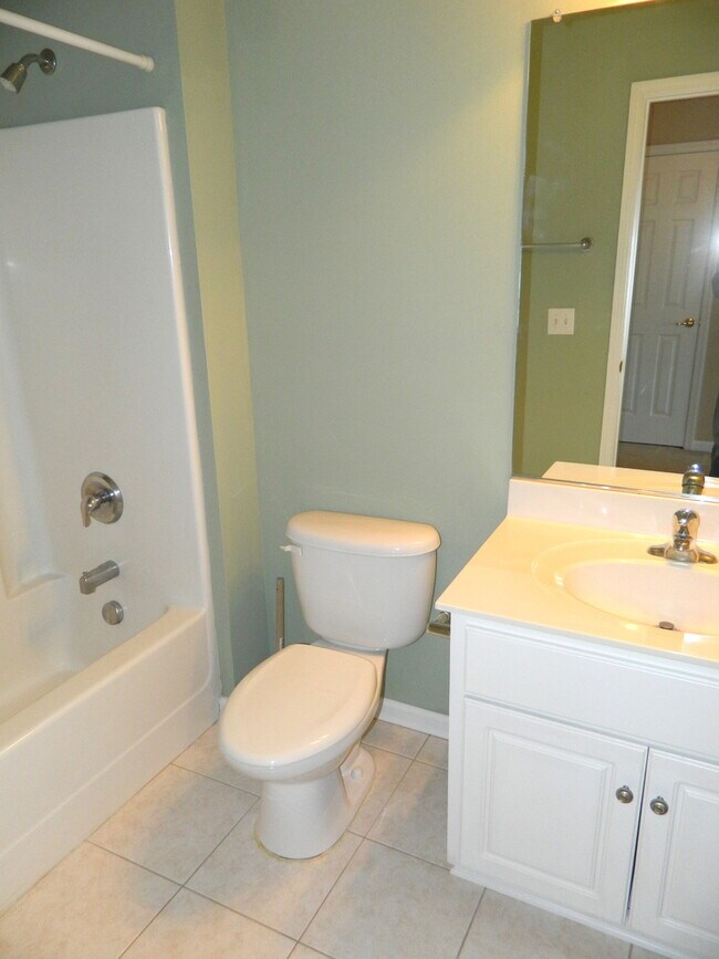 Building Photo - 1101 Brighton Dr