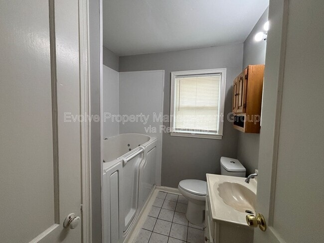 Building Photo - 3723 Wilshire Rd