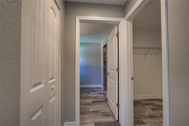 Building Photo - 129 Glades Dr