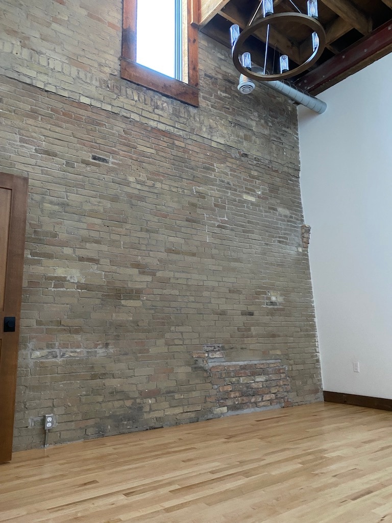 Building Photo - 403 Main St