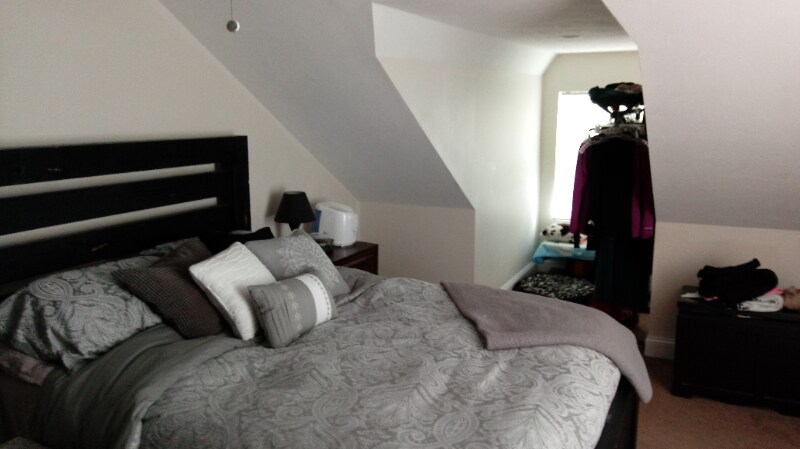 Building Photo - 152 Hallock St