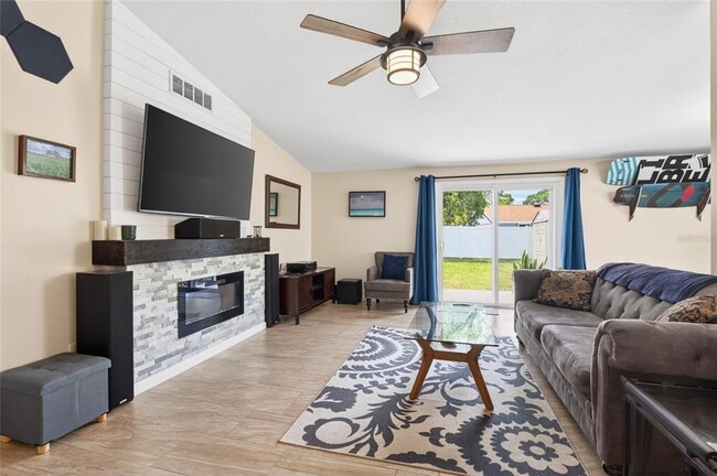 Building Photo - 210 Lake Charles Ct