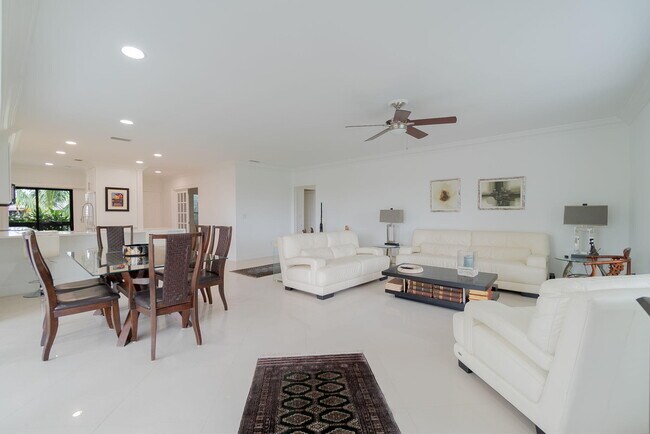Building Photo - 13321 Polo Club Rd