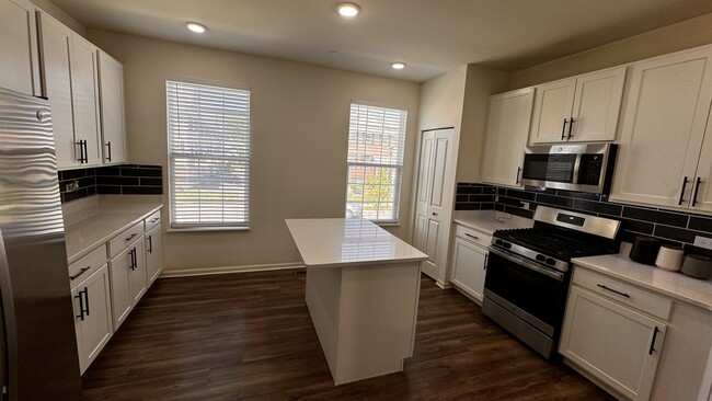 Building Photo - 1645 Sager Way