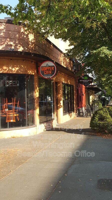 Building Photo - 2215 California Ave SW