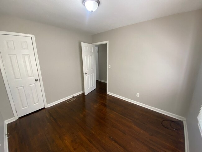 Building Photo - **AVAILABLE NOW**Nice East Columbus, GA 3 Bedroom / 1 Bathroom Home for Rent***