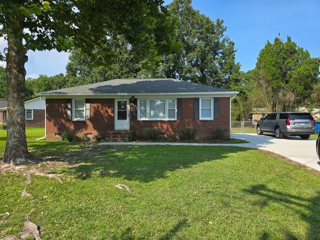 Building Photo - Great Home in Blouder Bluff