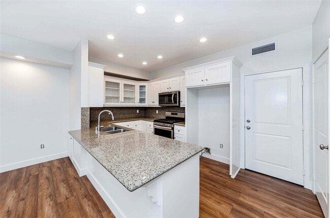 Building Photo - 24818 Woodward Ave