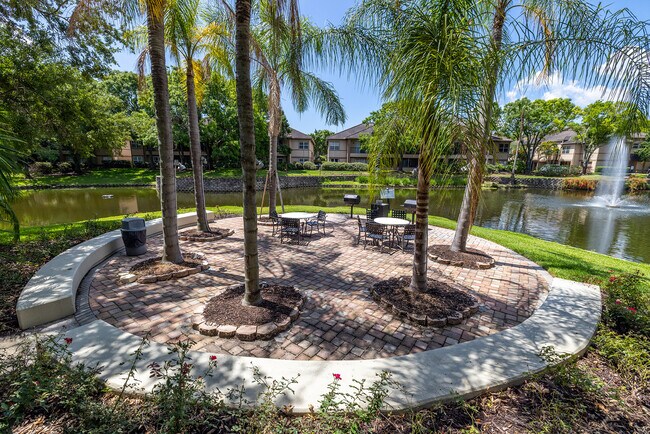 Building Photo - 705 Mainsail Dr