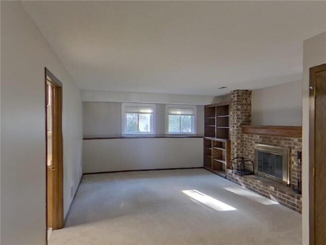 Building Photo - 1701 116th St E