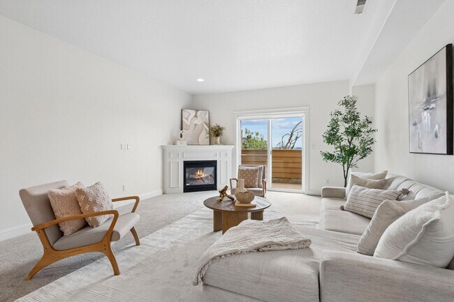 Building Photo - Spectacular SW Portland 2 bedroom Townhouse
