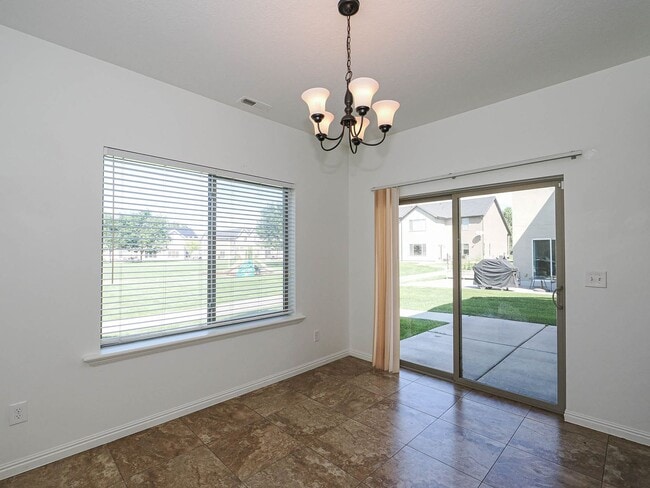 Building Photo - Beautiful 3-Bed, 2-Bath Townhome in Americ...
