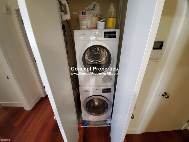 Building Photo - 2 br, 1 bath  - 520 Harrison Ave Apt 101