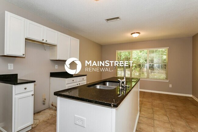 Building Photo - 4 Bedroom Pet-Friendly Home in Decatur, GA with Main Street Renewal