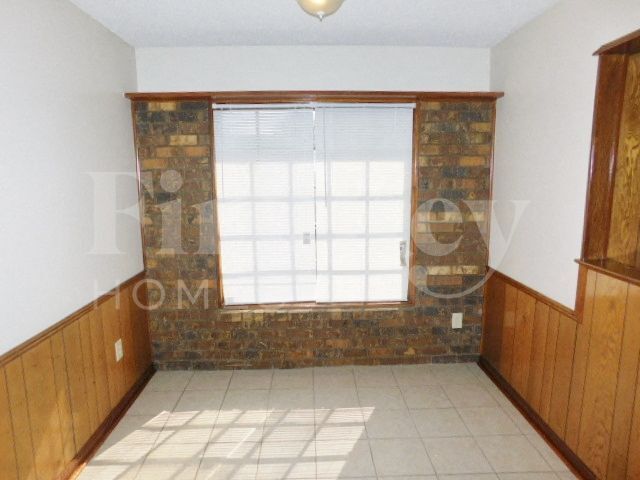 Building Photo - 3034 Oak Allee St