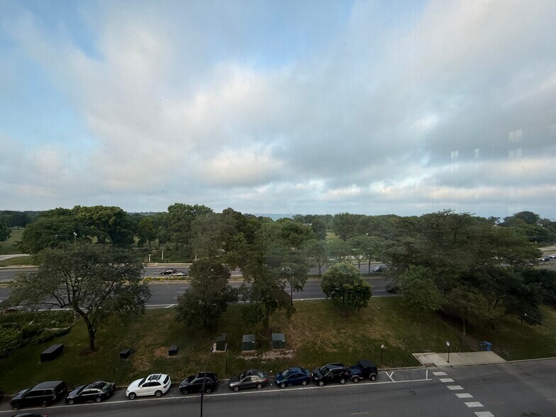 Building Photo - 4230 N Marine Dr