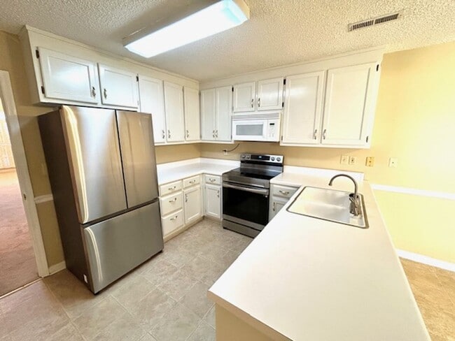 Building Photo - Prime Madison Location – Home for Rent