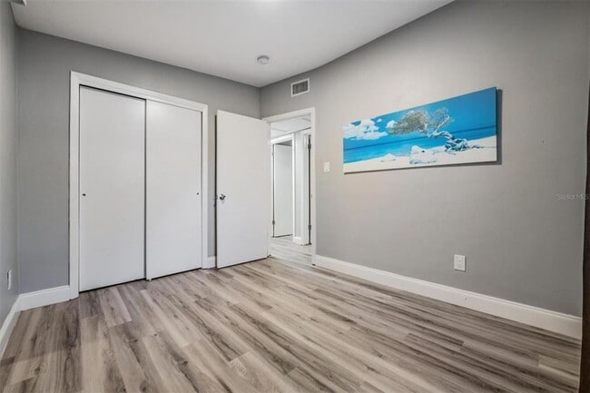 Building Photo - 810 Jurgens St