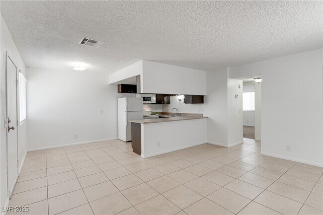 Building Photo - 805 Palo Verde Dr