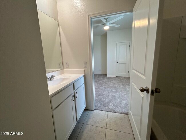 Building Photo - 18461 N Los Gabrieles Way