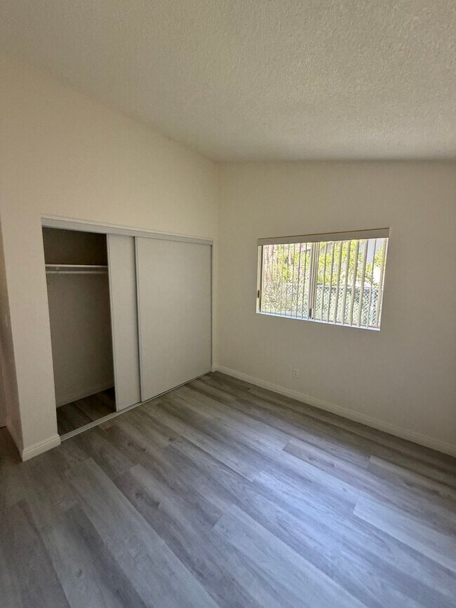 Building Photo - 7254 Pomelo Dr