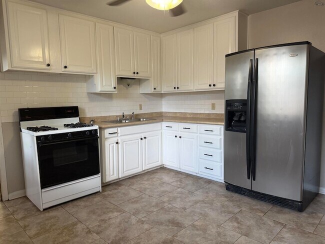 Building Photo - 4613 Langford Ln