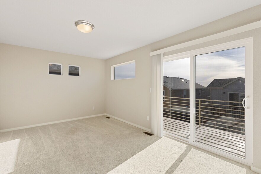 Building Photo - 5748 Thurless Ln