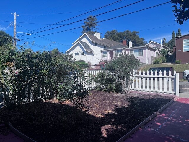 Building Photo - 8109 Ney Ave