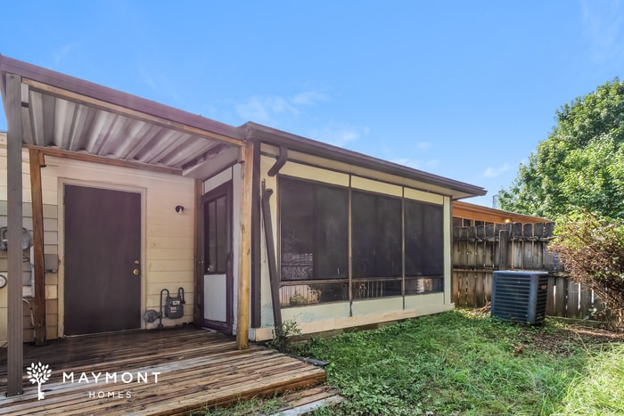 Building Photo - 2815 W Hickory Bluff